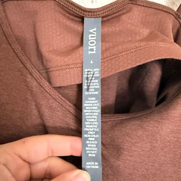 VUORI HALO PERFORMANCE CROP IN Cedar Heather Color Size Large NWT - Picture 10 of 10